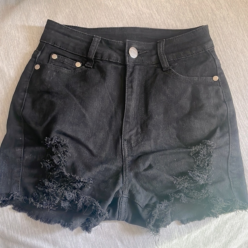 High waisted demin distressed shorts
